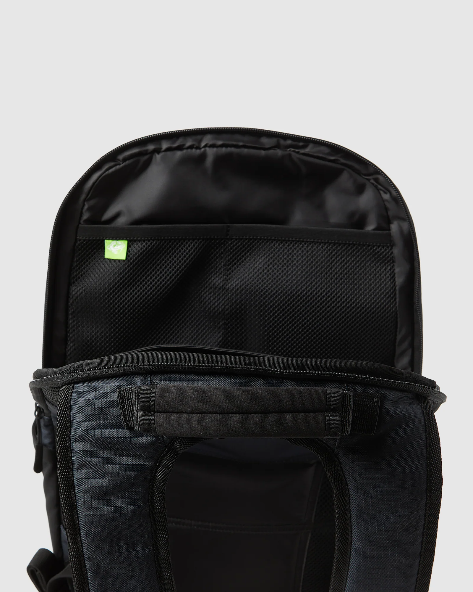 Mens Freeday 20L Large Backpack - Image 4