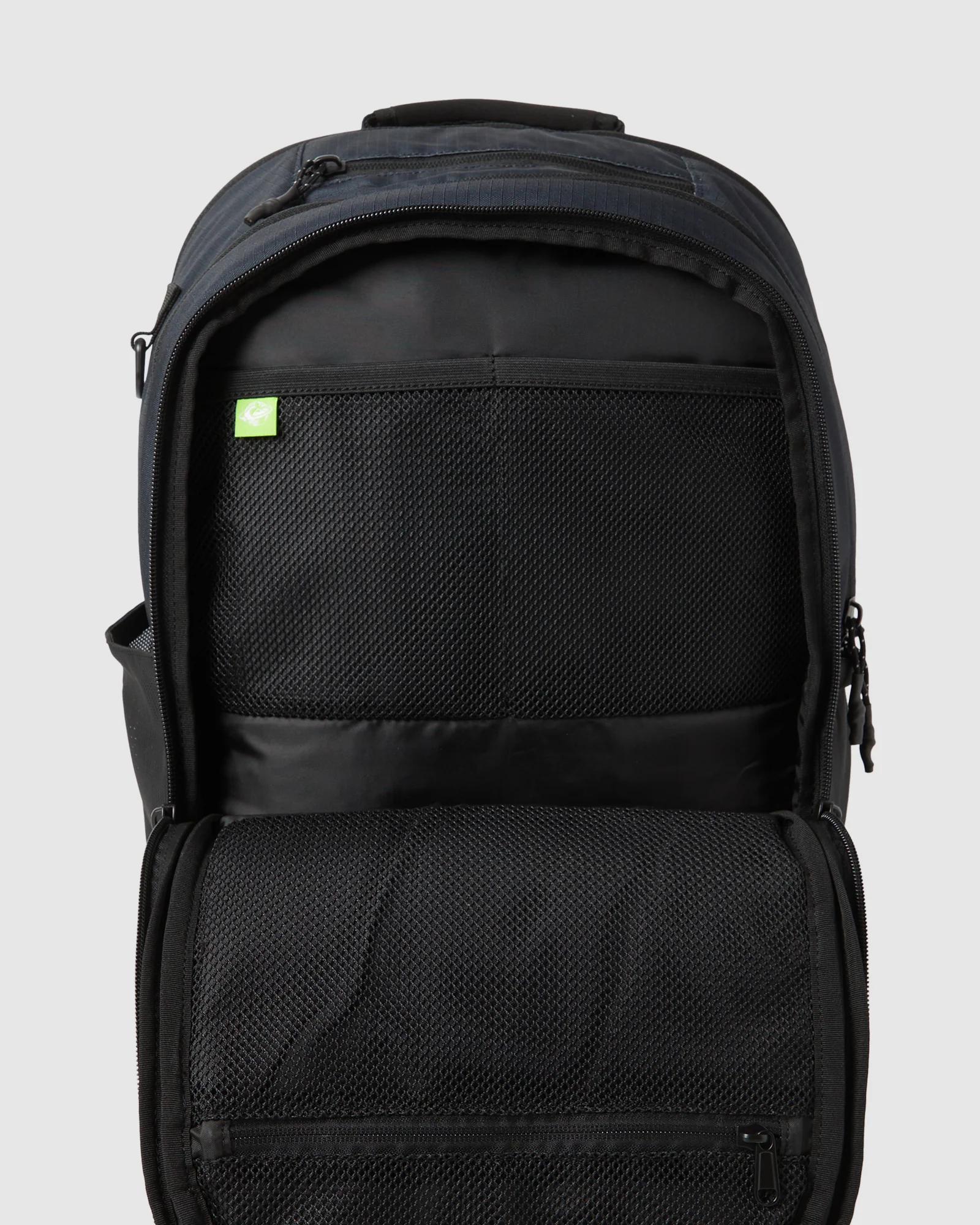 Mens Freeday 28L Large Backpack - Image 4