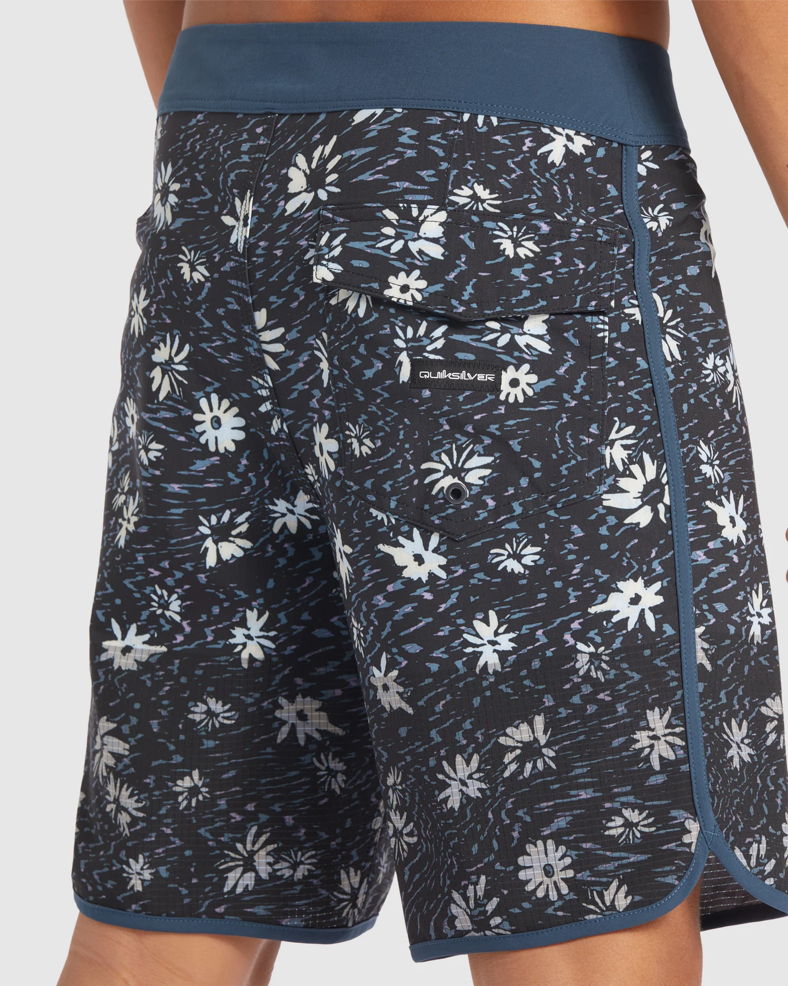 Mens Highlite Scallop 19" Boardshorts - Image 4