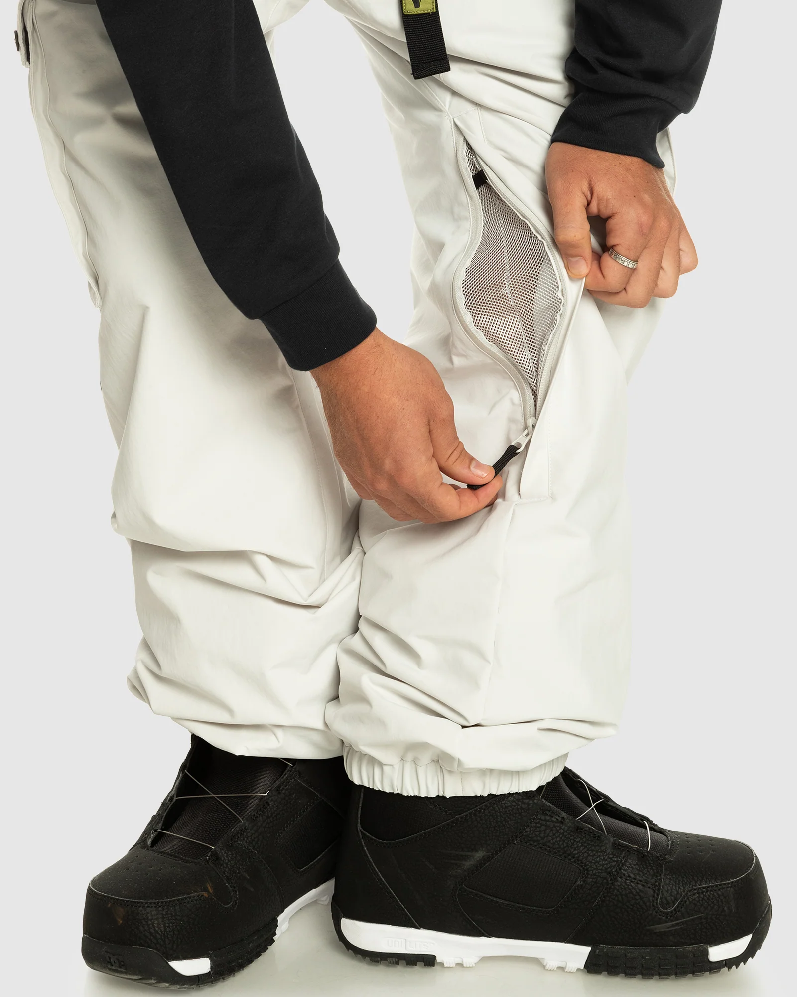 Mens Snow Down Cargo Technical Snow Pants - Image 4