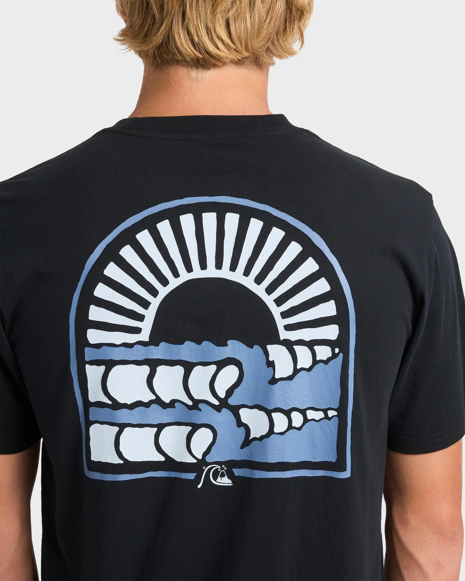 Mens Sunset Arc Wave T-Shirt - Image 4