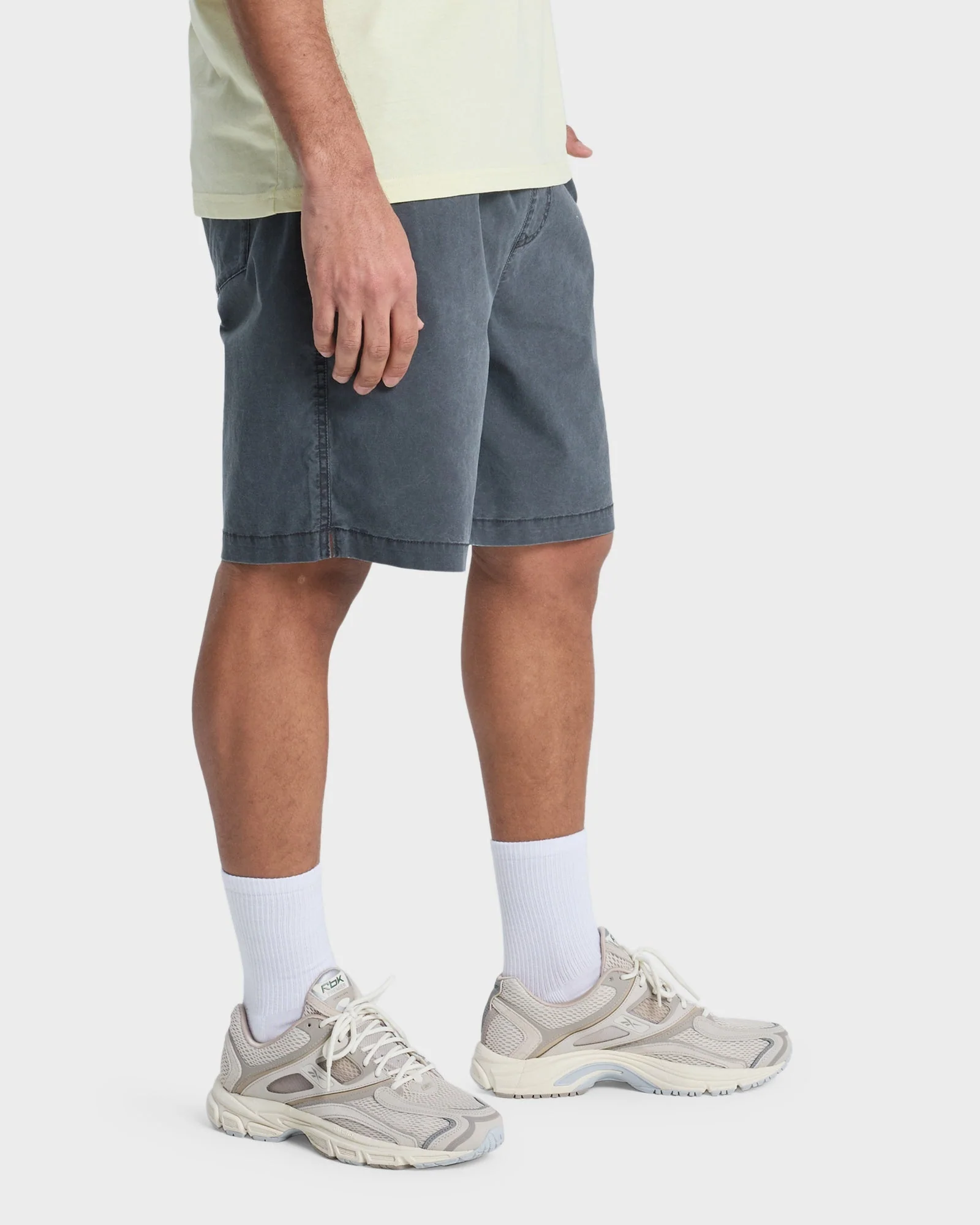 Mens Taxer 19" Walkshorts - Image 3
