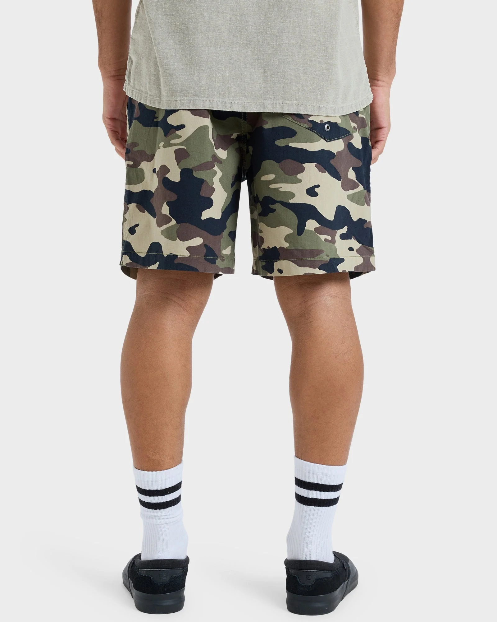 Mens Taxer 18" Walkshorts - Image 2