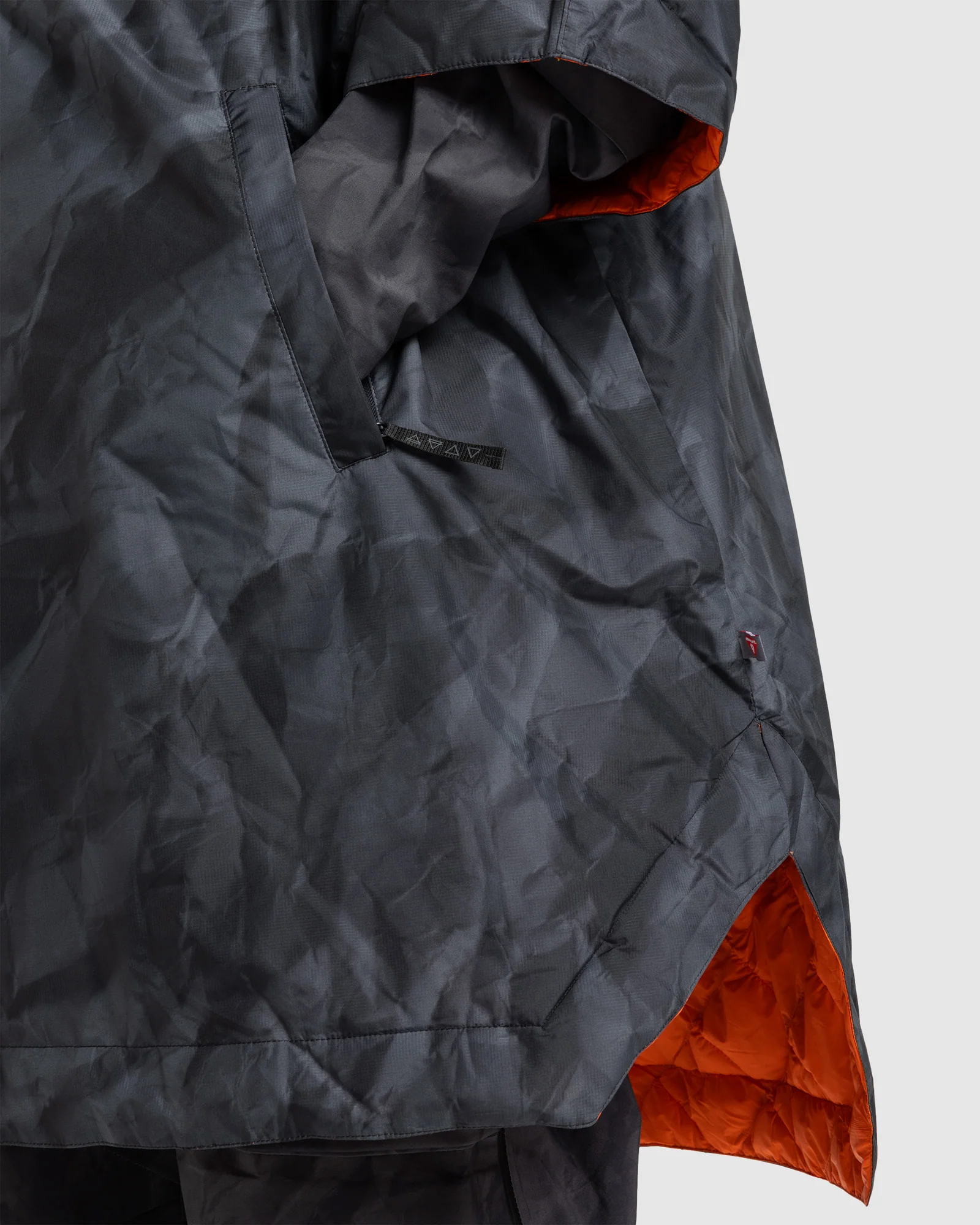 Mens Travis Rice Technical Poncho Insulator Jacket - Image 5